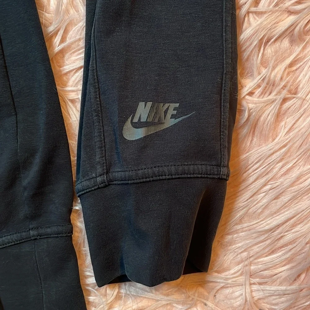 Nike High Rise‎ Black Leggings Size Medium